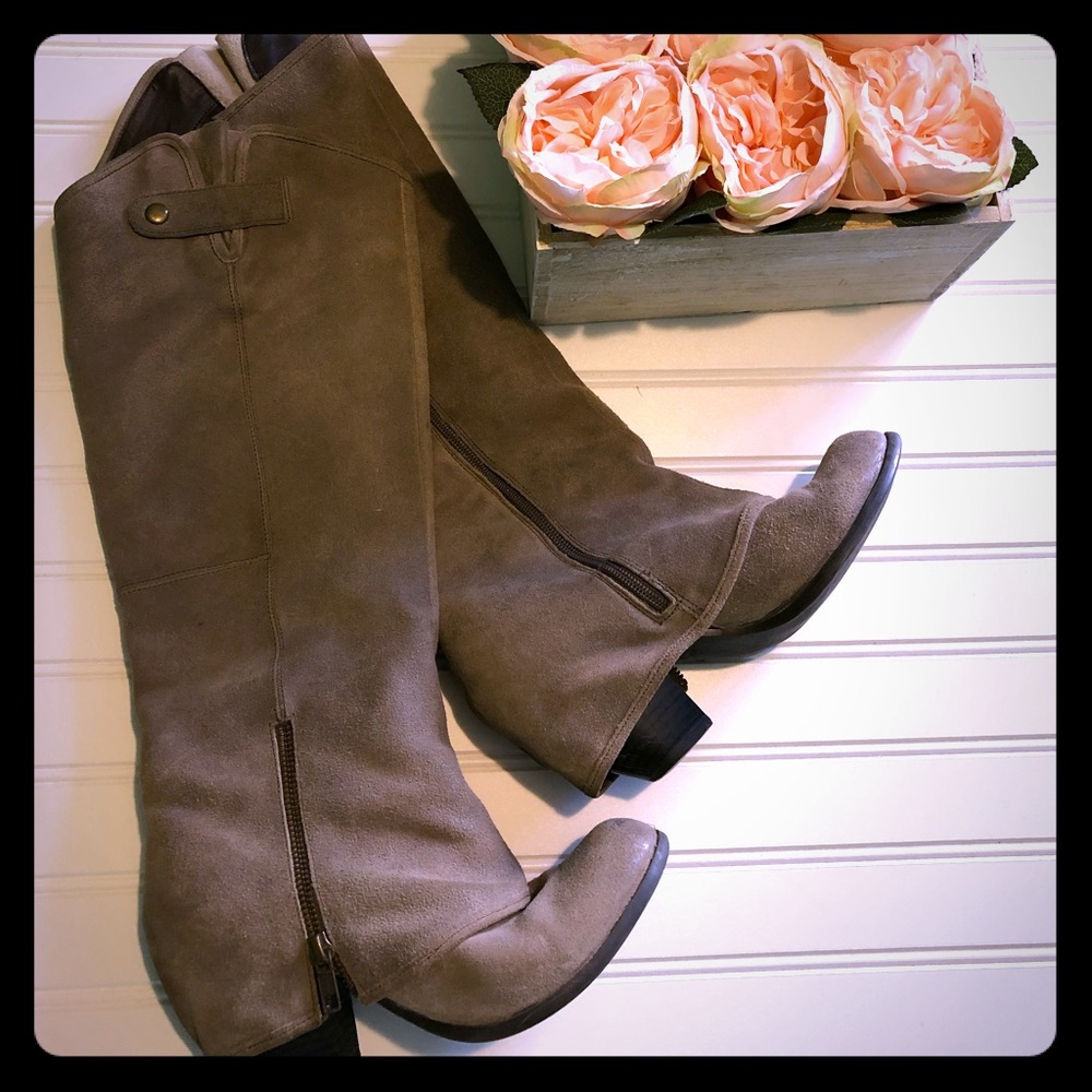 Fergie boots